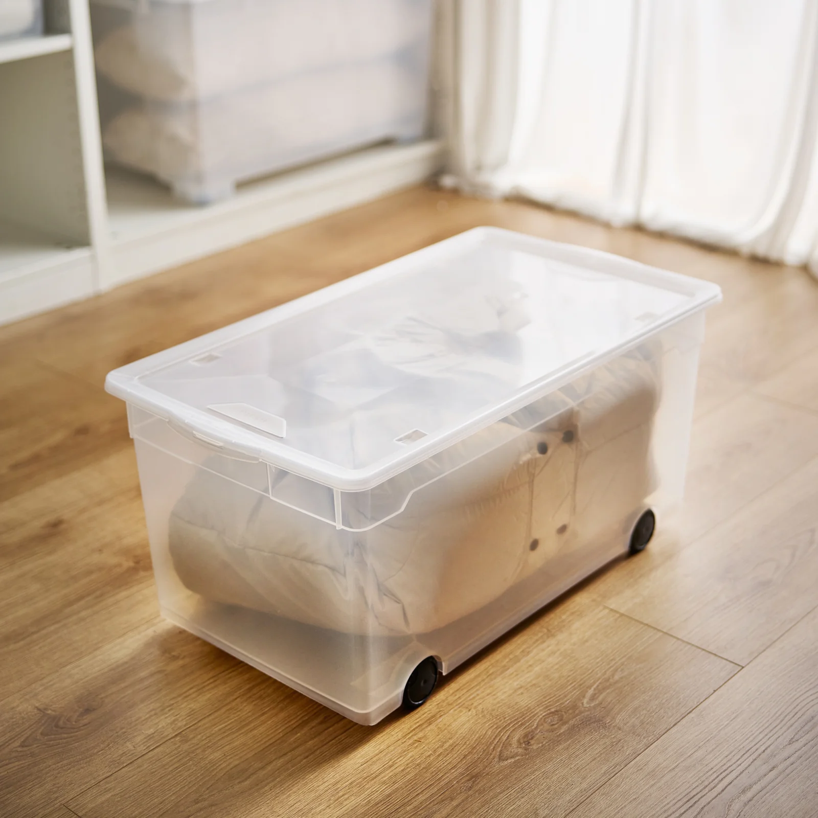 Box mit Rollen 63 l CLEAR - Image 4