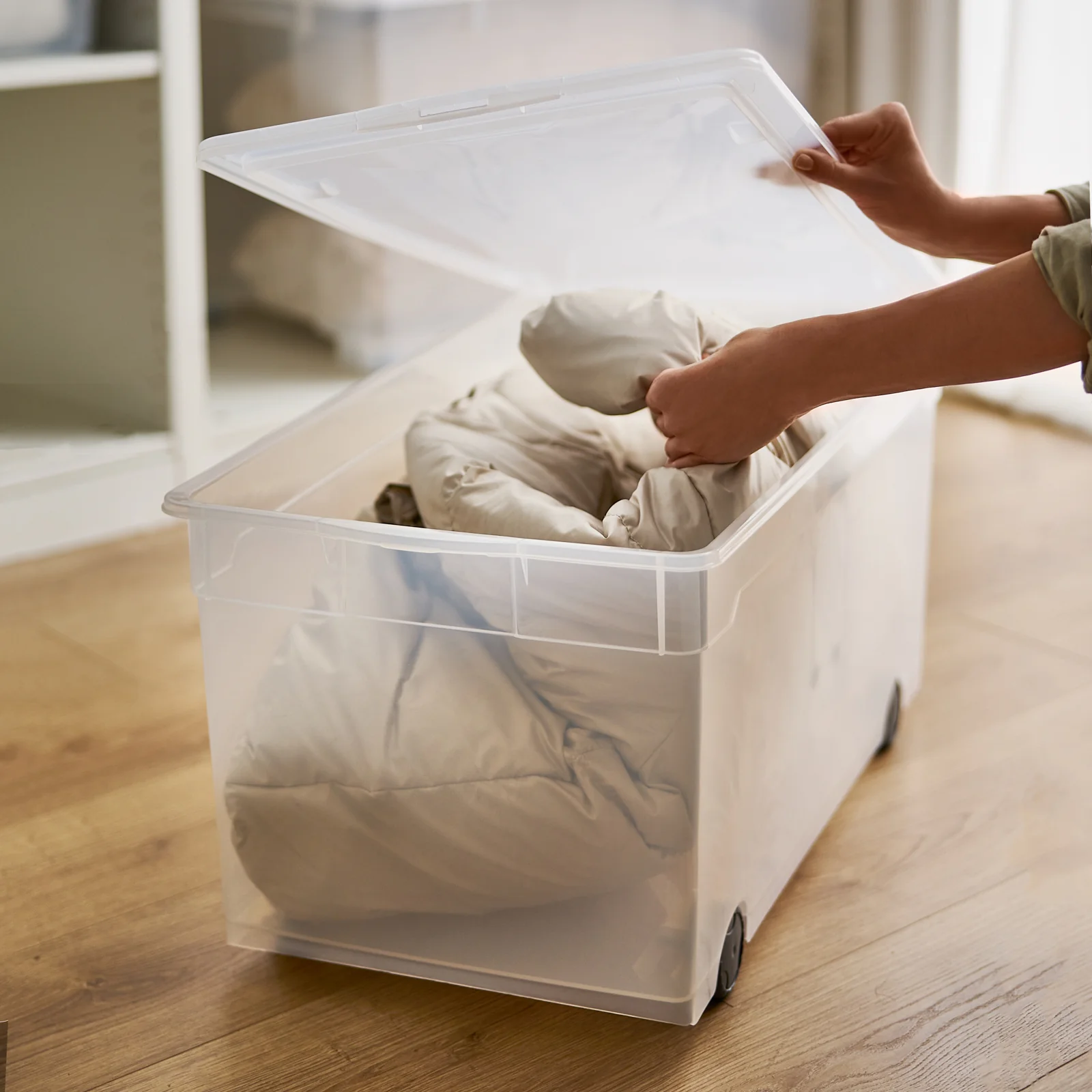 Box mit Rollen 63 l CLEAR - Image 7